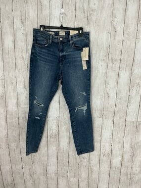 Universal Thread Women's Medium Blue Distressed Skinny Jeans